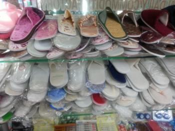 廠家直銷一次性拖鞋與壓縮毛巾，支持定制服務——義烏榮娟日用品介紹